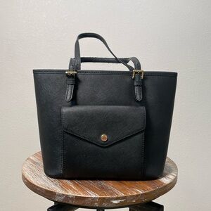 Michael Kors Jet Set Medium Leather Pocket Tote – Retails for $200